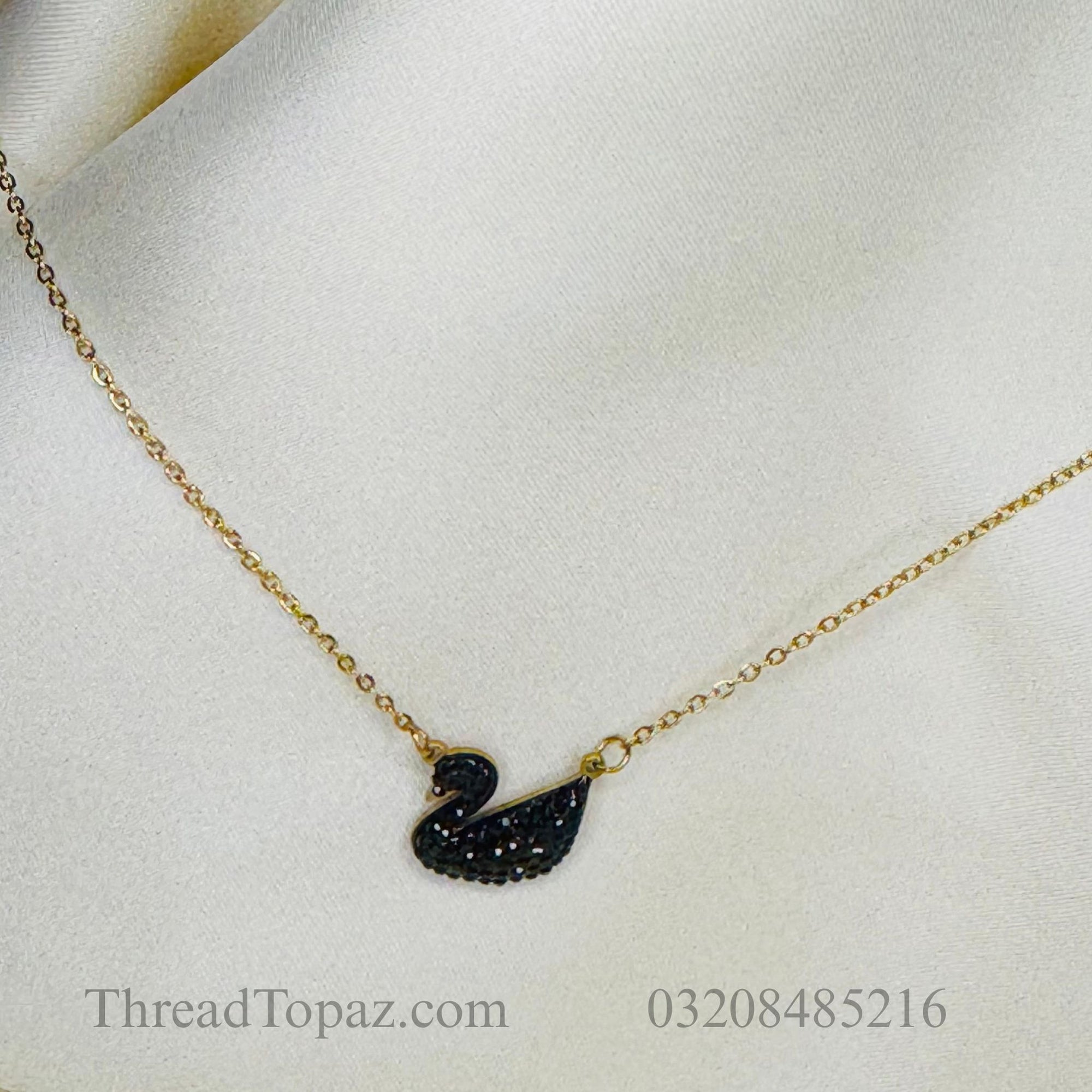 Black Swan Elegance Necklace 🖤🦢