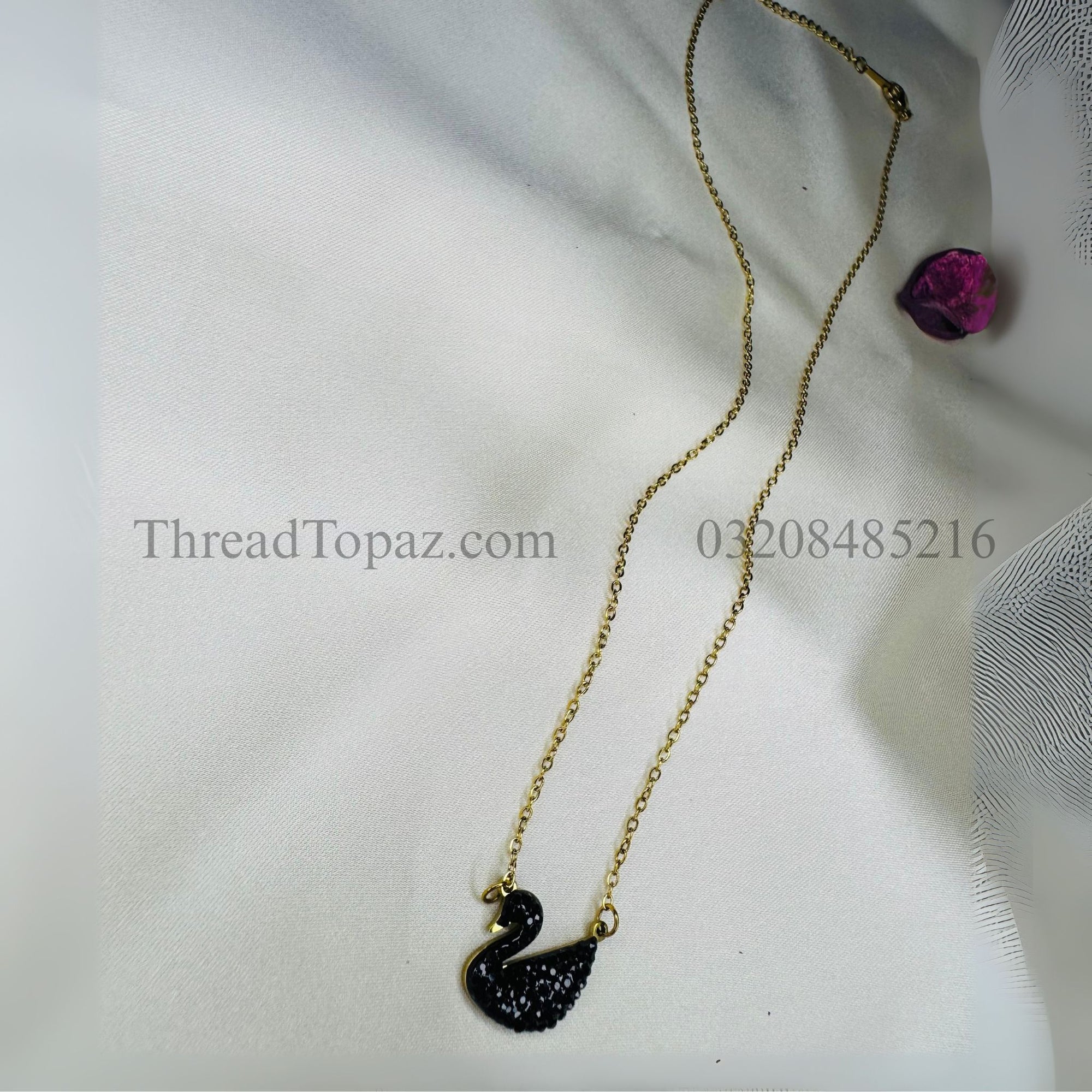 Black Swan Elegance Necklace 🖤🦢
